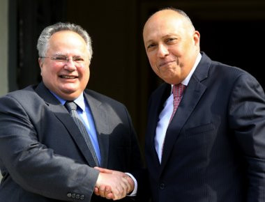 Η προώθηση των διμερών σχέσεων στο επίκεντρο της συνάντησης Ν. Κοτζιά με τον Αιγύπτιο ομόλογό του